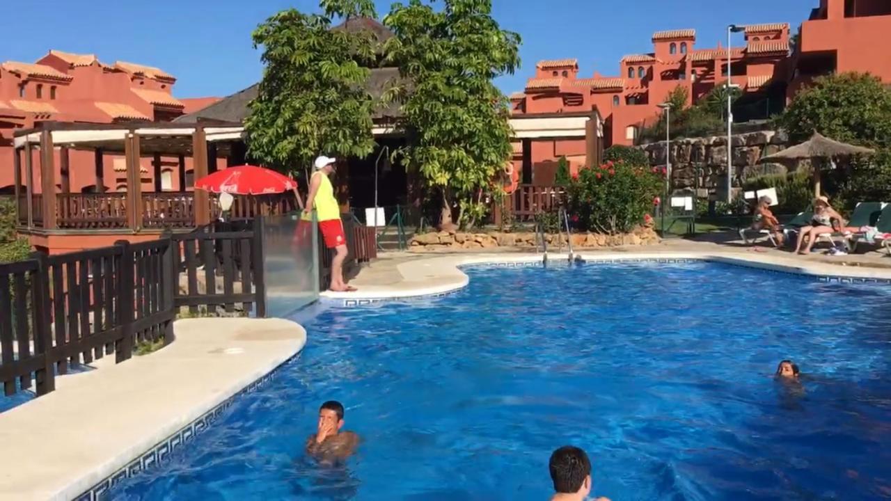 Luxury 2-Bedrooms & Bathrooms Estepona Apartment Экстерьер фото